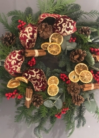 Festive wreath (Traditional with a twist)